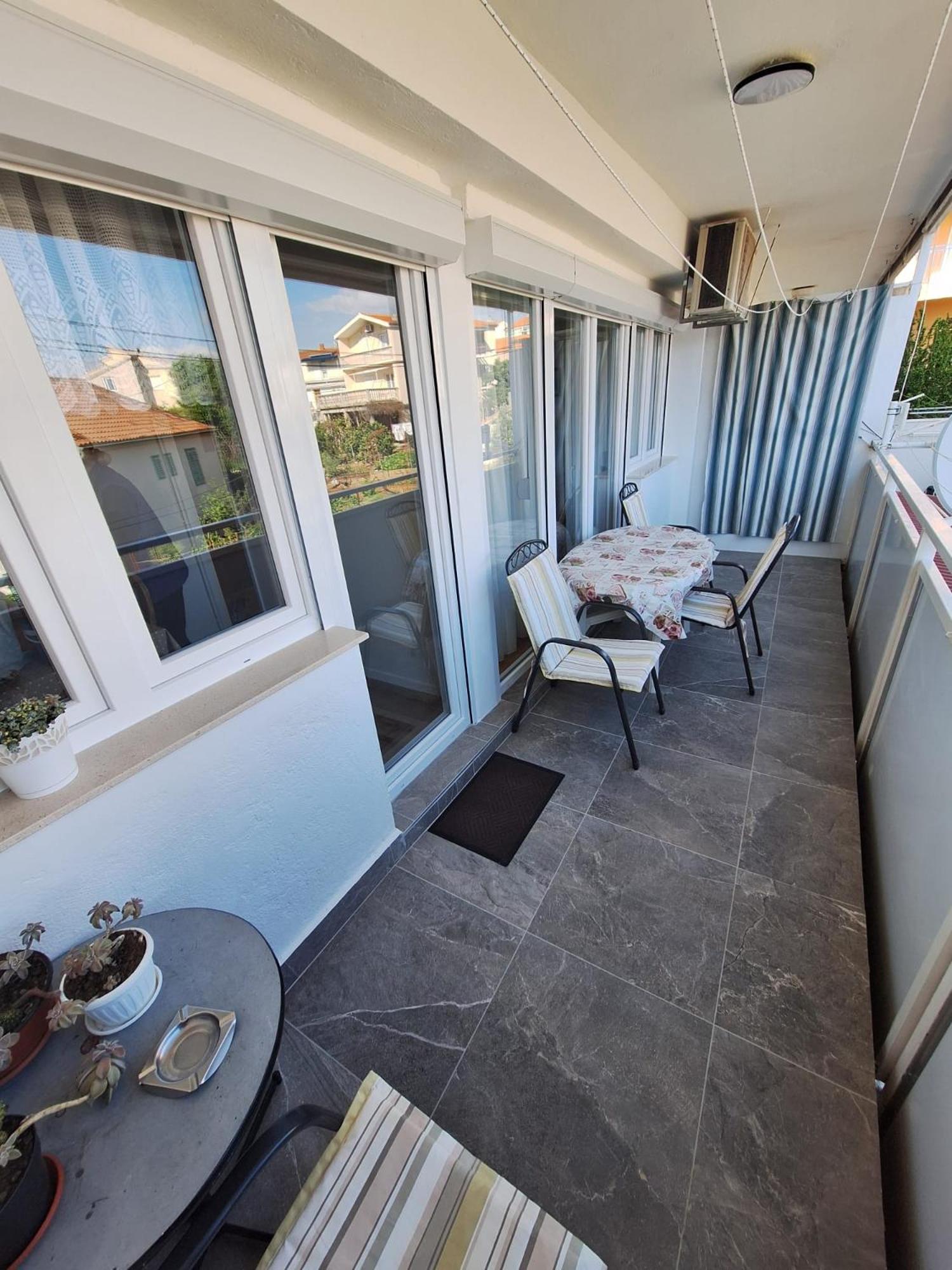 Apartment Doris Примоштен Экстерьер фото