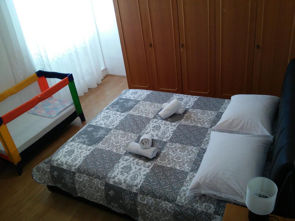 Apartment Doris Примоштен Экстерьер фото